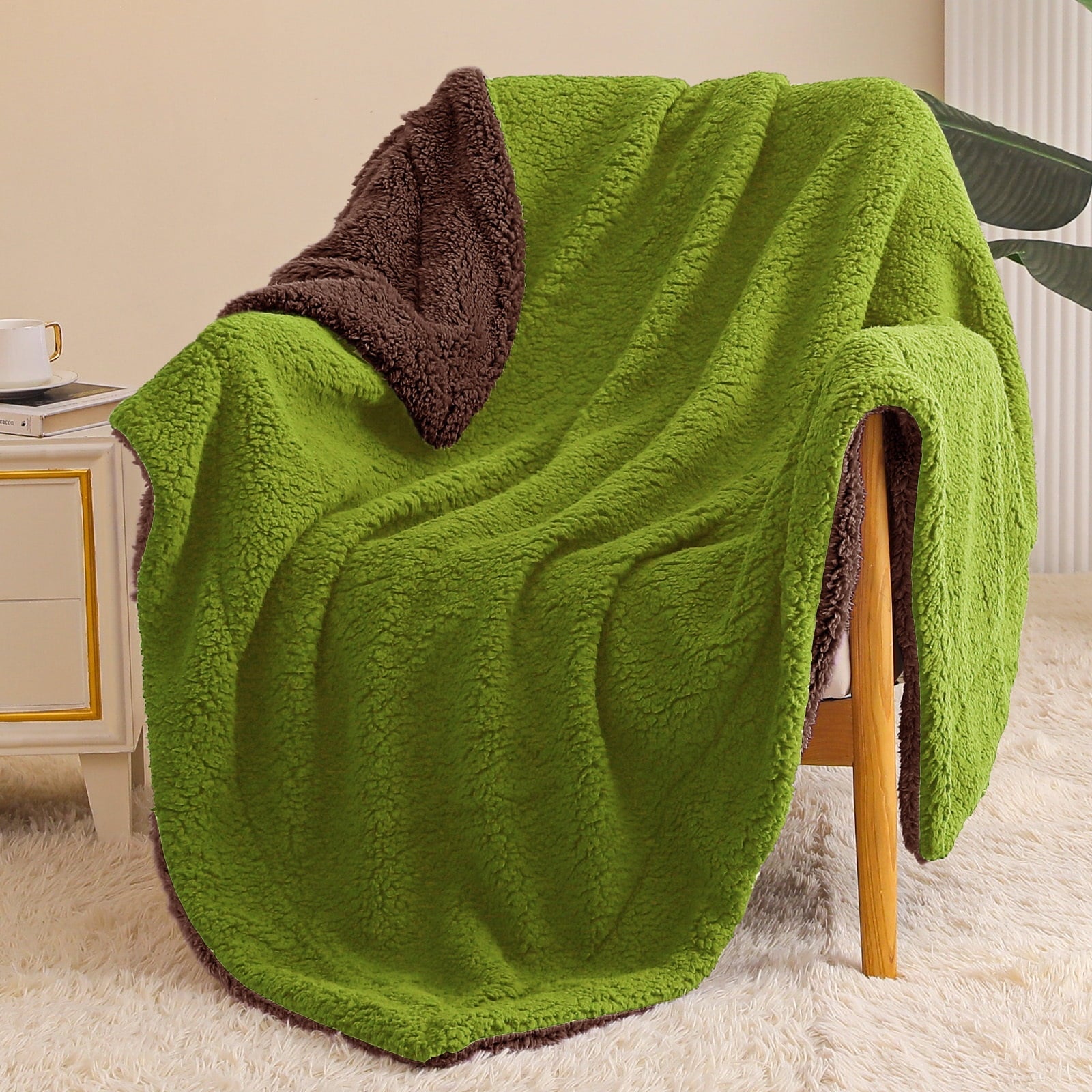 Lightweight Warm Reversible Sherpa Fleece Throw Blanket for Couch, Soft Plush Blanket for Bed Sofa, Warm Fluffy Blankets for All Seaso... - Super Soft Reversible Sherpa Flannel Blanket Detail