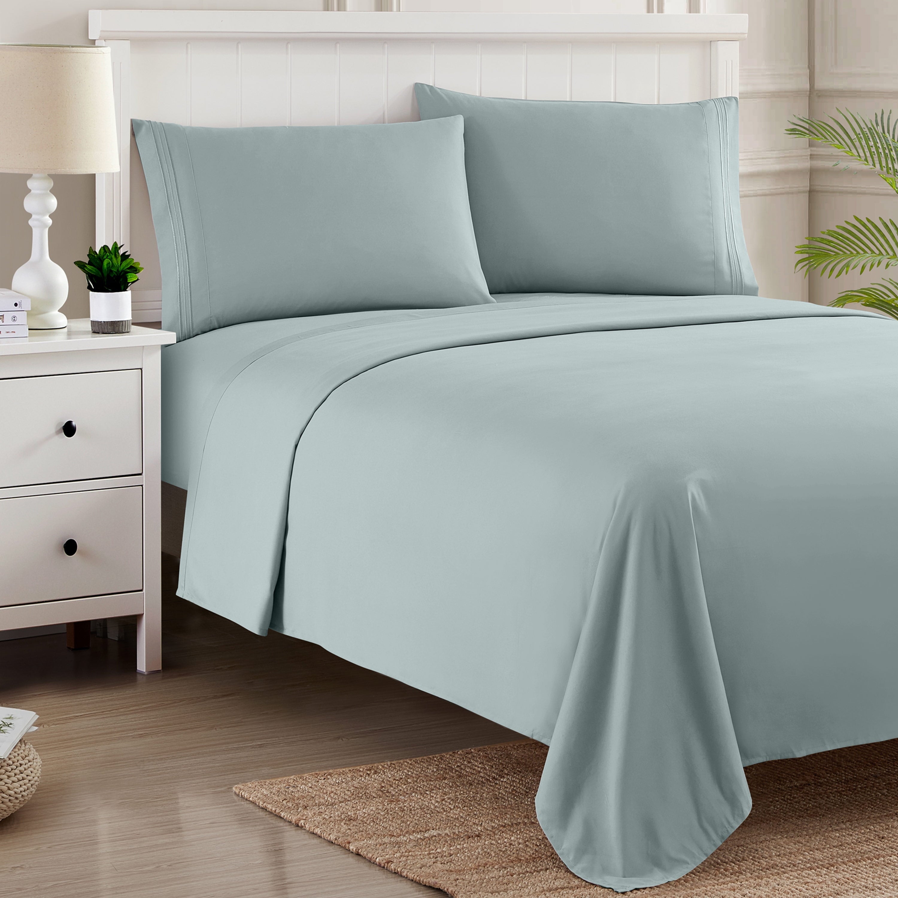 Wrinkle-Resistant 1800 Series Classic 4-Piece 1800 Thread Count 100 GSM Bed Sheet, Queen - Premium Ultra-Soft Pillowcase Pair for Sleeping Detail