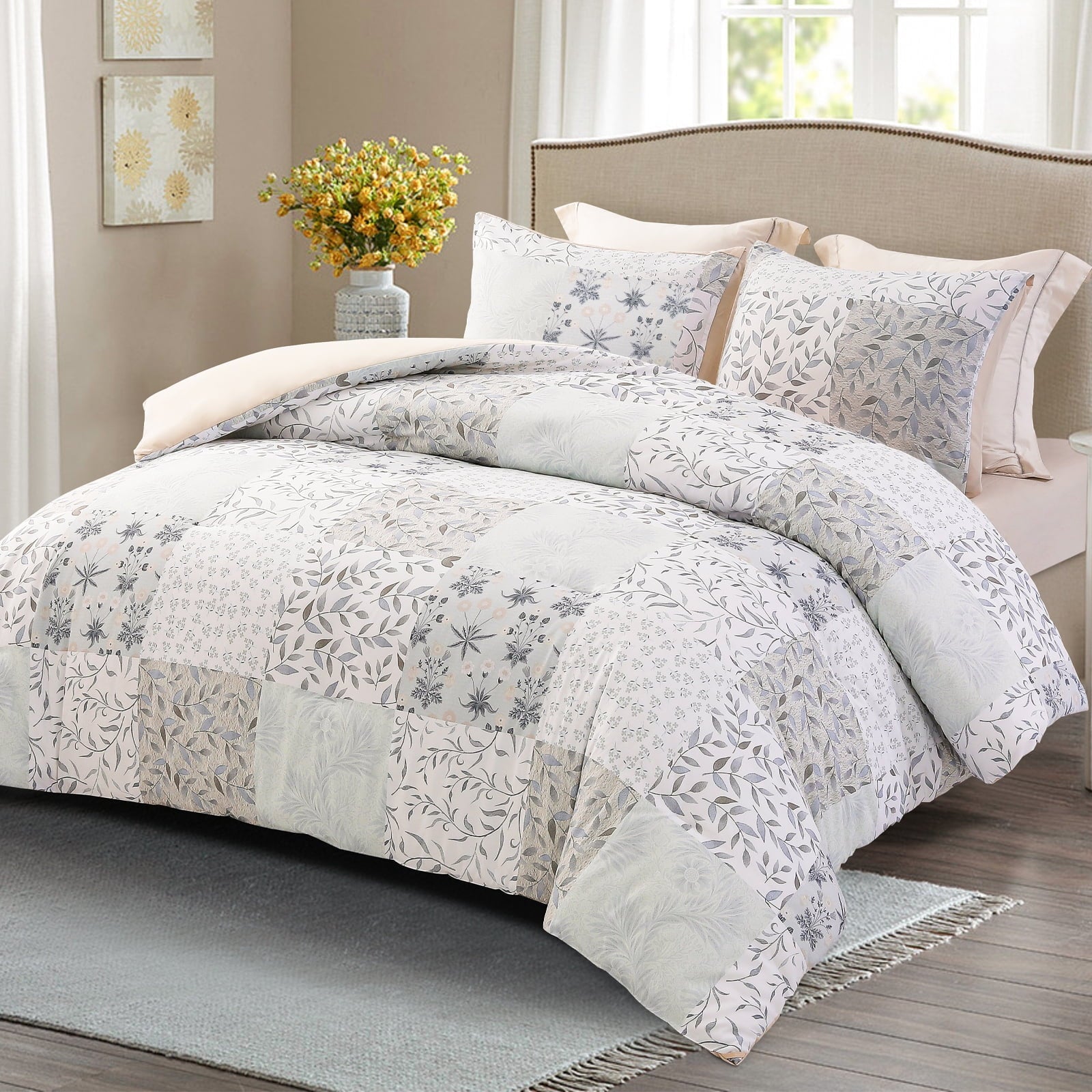 Luxurious Quilted 3-Piece Patchwork King Size Comforter Set, Microfiber Bedding Down Alternative Comforter for All Seasons with 2 Pillo... - All-Season Down Alternative Comforter Insert Detail