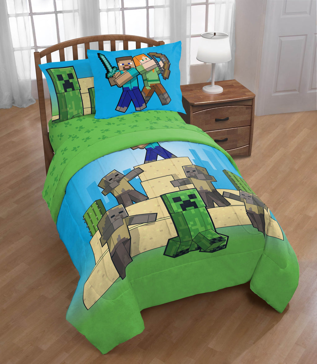 Hypoallergenic Cloud Desert Mob Action 5 Piece Twin Size Kids Comforter Set with Sham - Gaming Bed Sets for Kids and Teens - Cloud-Like Soft Lightweight Bed Comforter Detail