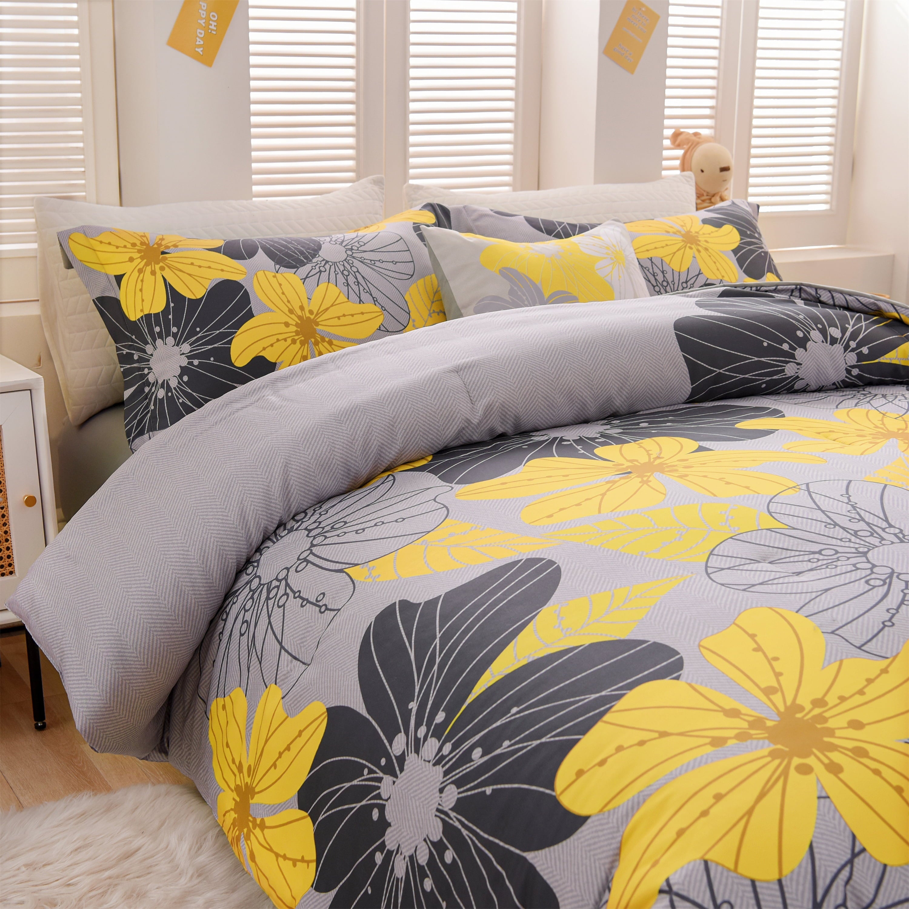 Fluffy Down Alternative Yellow Floral Comforter Set Queen Flower Bed Set Adult Soft Botanical Boho Bedding Set - Luxurious Quilted Duvet Cover Set Detail