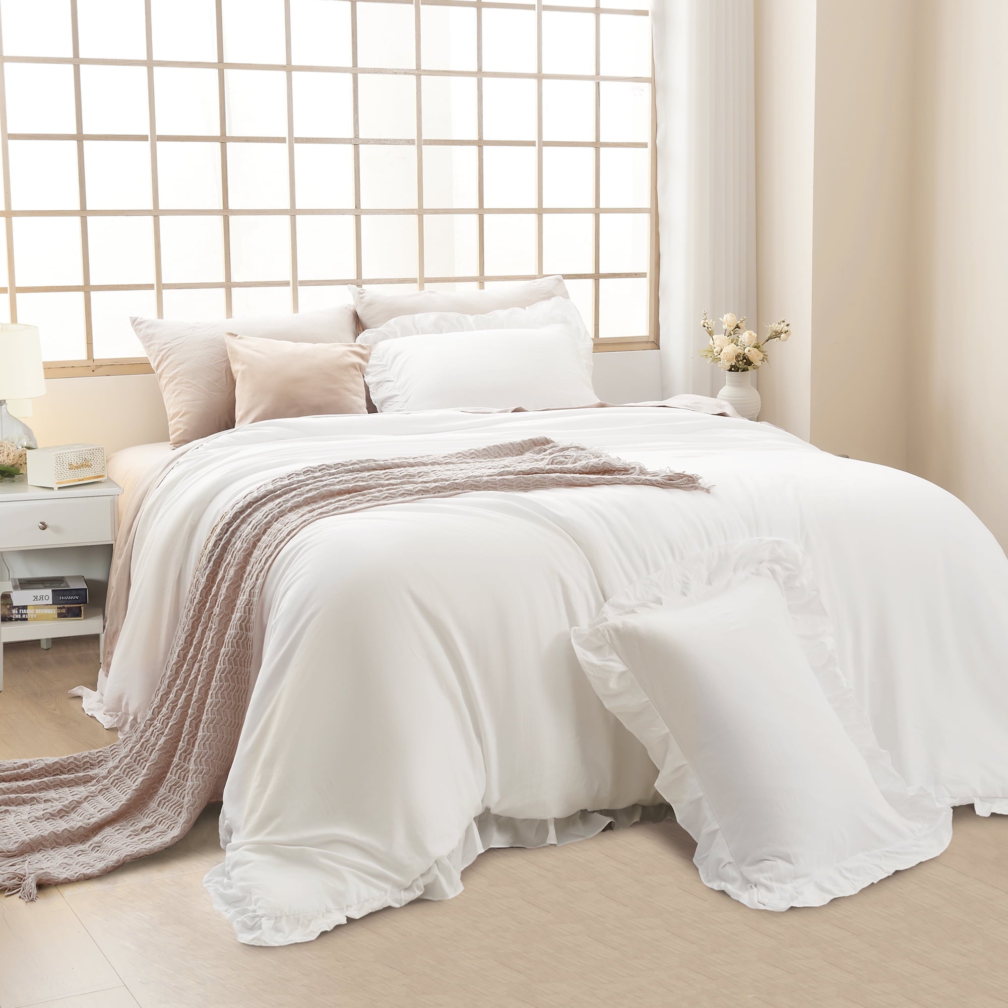 Hypoallergenic Cloud Queen Comforter Set White, 3 Pieces Soft Fluffy Farmhouse Ruffle Bedding Comforter Sets for Queen Bed, All Season Lig... - Hypoallergenic Ultra-Fluffy Quilt for Winter Detail