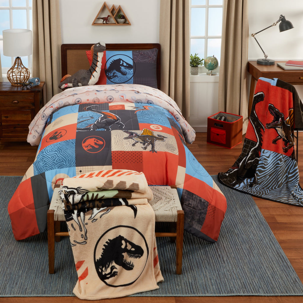Luxurious Quilted Kids 2 Piece Blue Orange Reversible Dinosaur Comforter and Pillowcase set, Twin/full - All-Season Down Alternative Comforter Insert Detail