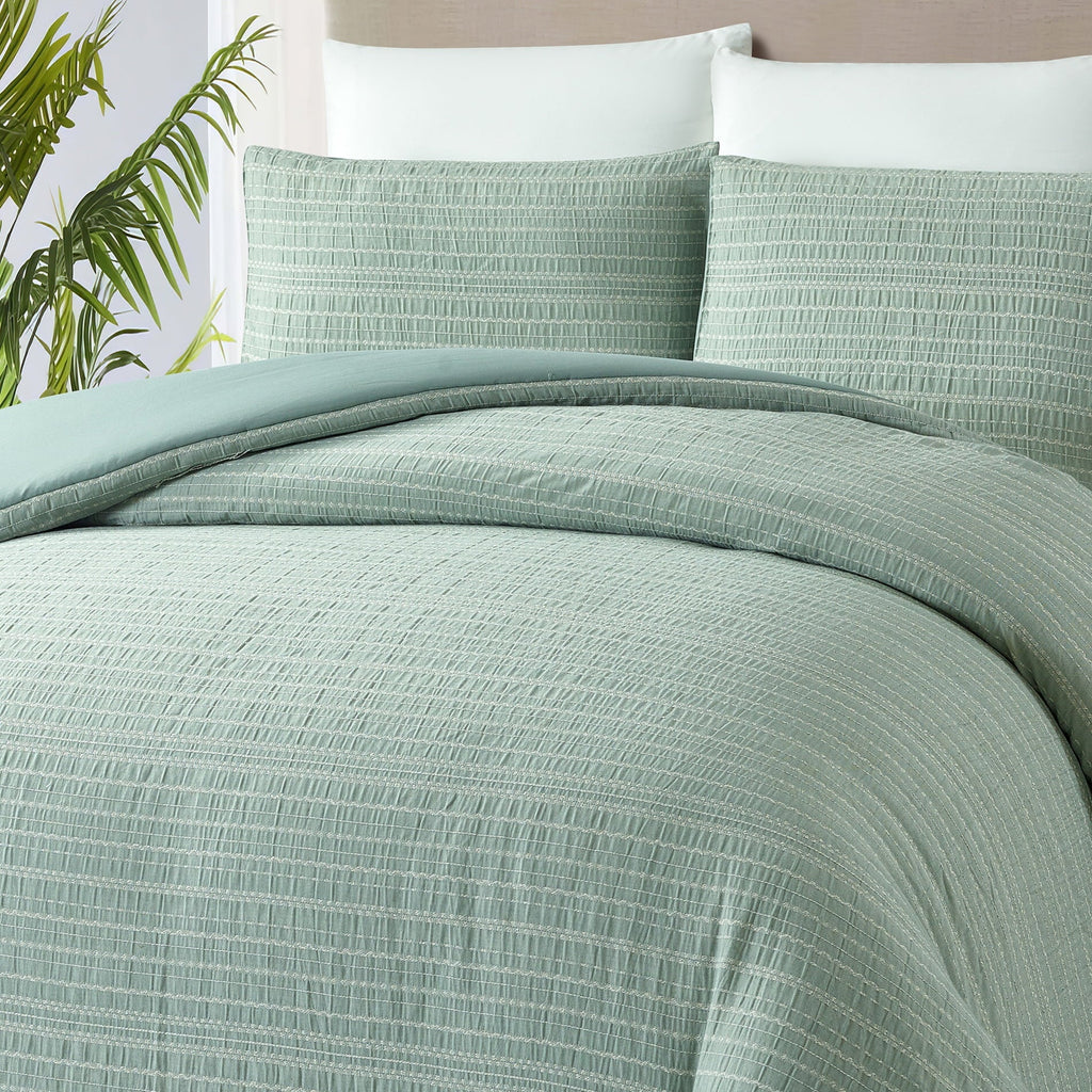 Fluffy Down Alternative Crafted Woven 3-Piece Comforter Set, Green River, Full Queen, All Ages - Luxurious Quilted Duvet Cover Set Detail