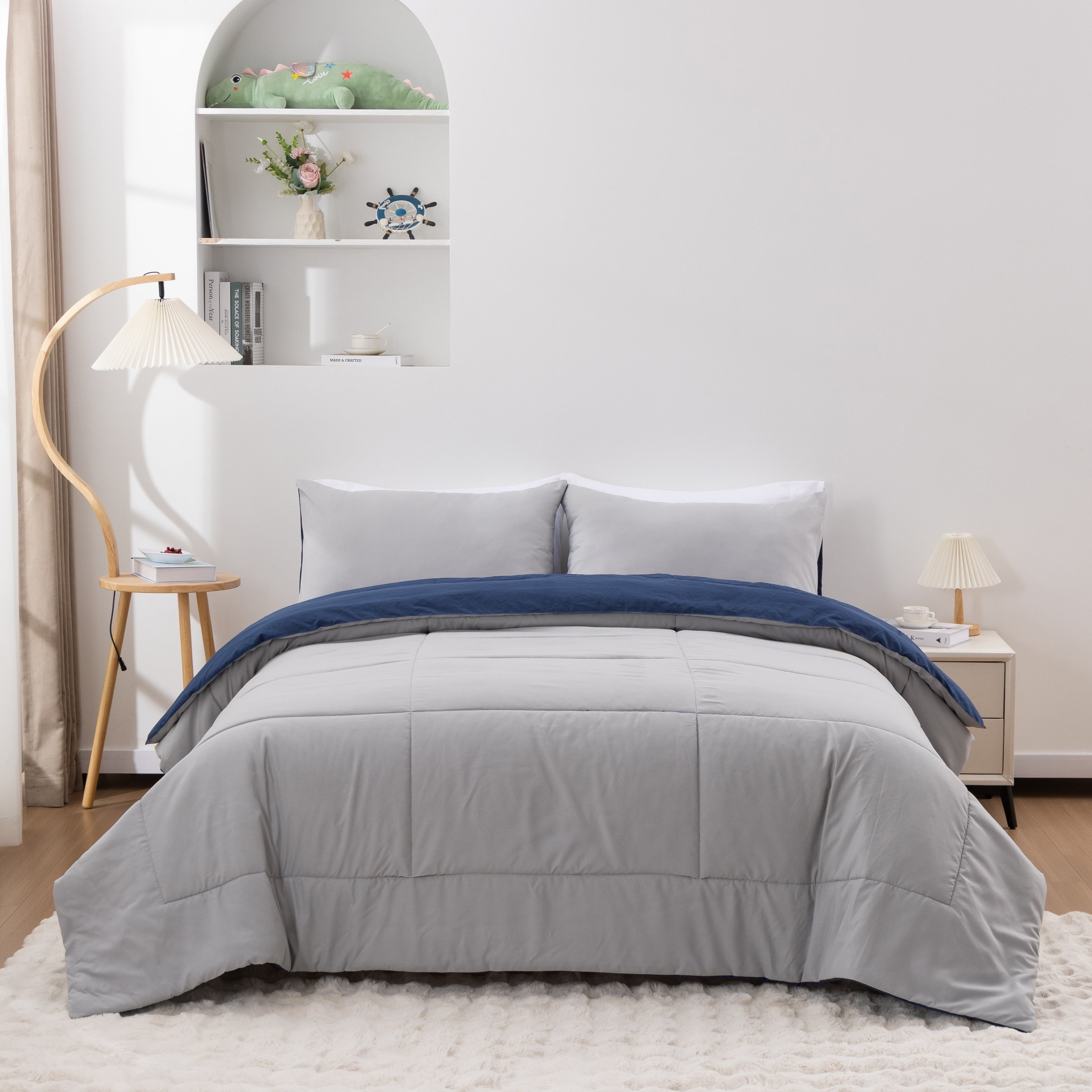 Heavyweight Warmth Queen Comforter Set All Season Reversible Bed Set with 2 Pillow Cases 3 Pieces Bedding Sets Down Alternative Blue/Gra... - All-Season Down Alternative Comforter Insert Detail