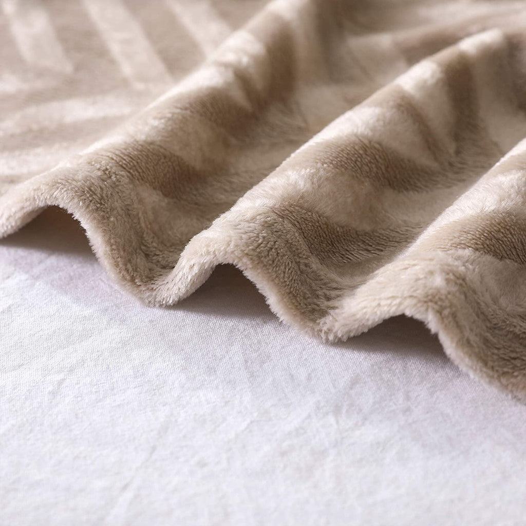 Super Soft Flannel Soft Flannel Fleece Lightweight 50"x60" Throw Blanket, Brushed Chevron Design Fluffy Plush Cozy Blanket for All Seaso... - Lightweight Plush Warm Blanket for All Seasons Detail
