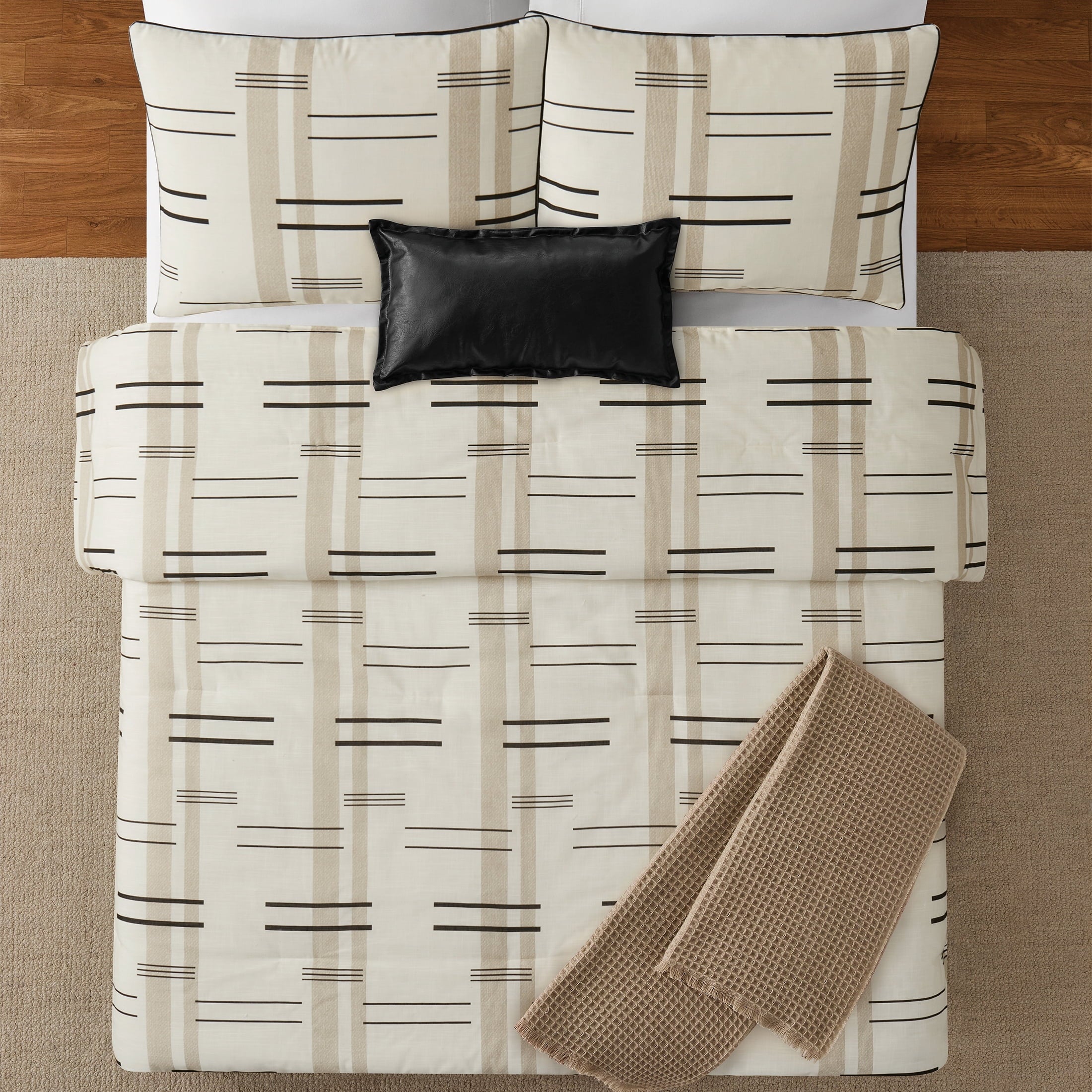Fluffy Down Alternative Full/Queen Comforter Set, All-Season, 5-Piece, Tan Modern - Luxurious Quilted Duvet Cover Set Detail