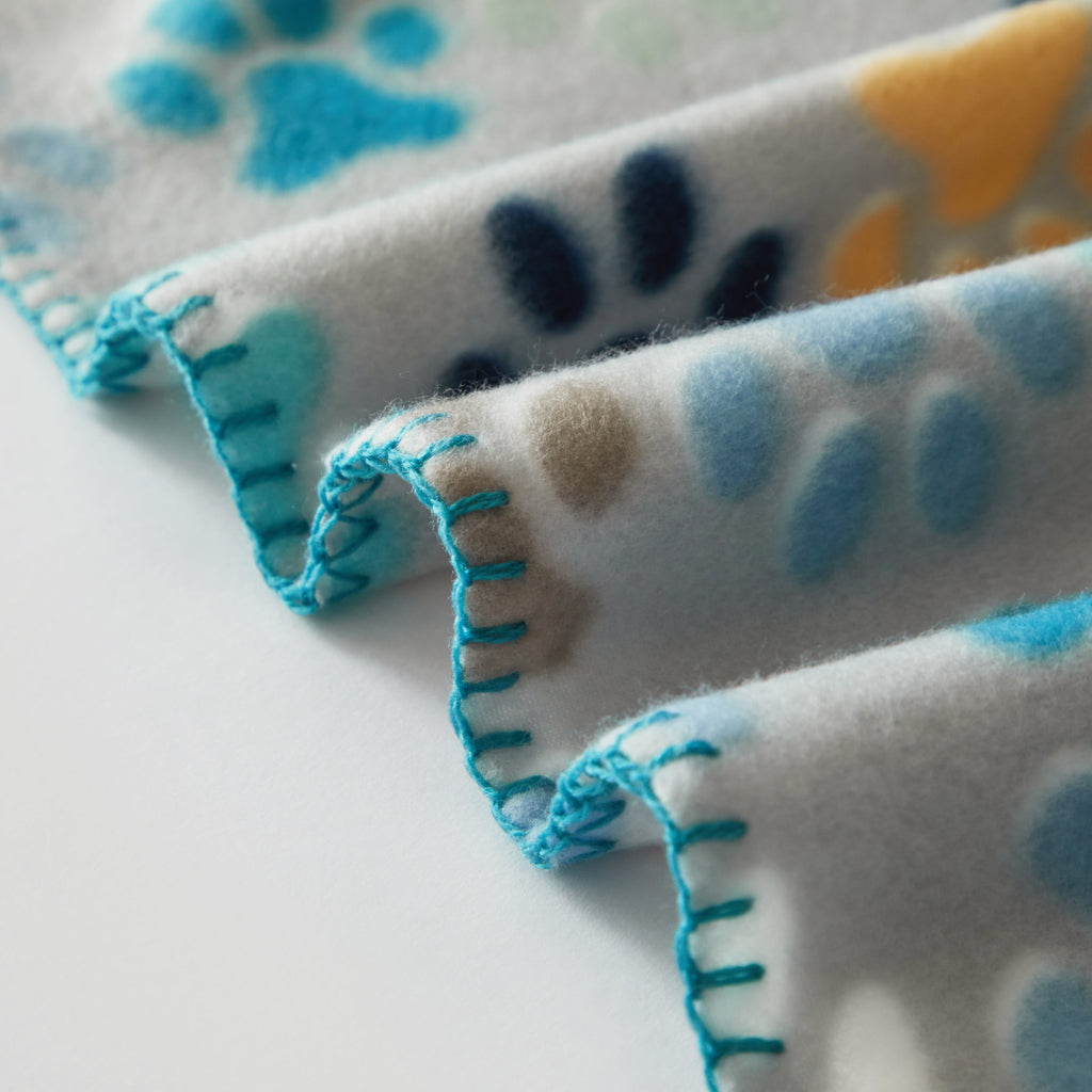 Super Soft Flannel Cozy Fleece Throw Blanket, Gray Paw 50" x 60", All Ages - Cozy Fleece Throw Blanket for Couch & Bed Detail