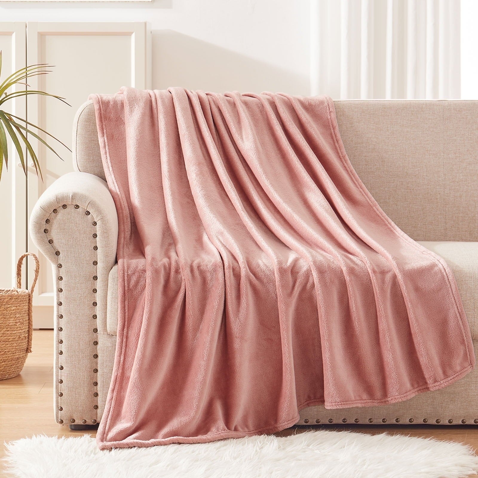 Decorative Knitted Fleece Throw Blanket for Couch, Sofa, Super Soft and Warm Blankets, Pink Throw All Season Use, Cozy, Plush, Lightweig... - Lightweight Plush Warm Blanket for All Seasons Detail