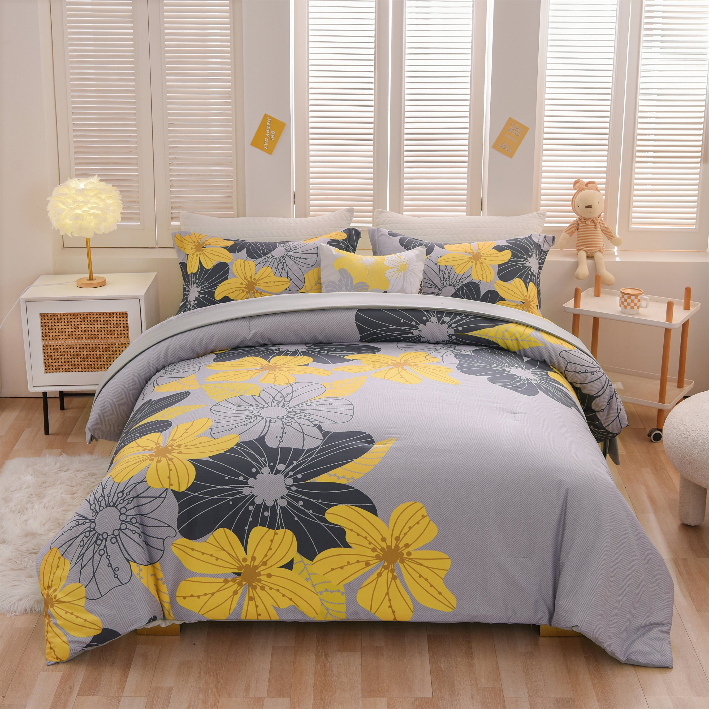 Fluffy Down Alternative Yellow Floral Comforter Set Queen Flower Bed Set Adult Soft Botanical Boho Bedding Set - Luxurious Quilted Duvet Cover Set Detail