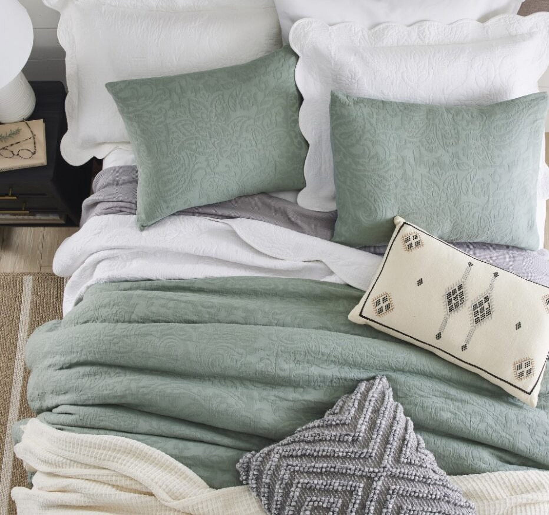 Heavyweight Warmth 3-Piece Sage Floral Comforter Set, Full/Queen - Cloud-Like Soft Lightweight Bed Comforter Detail