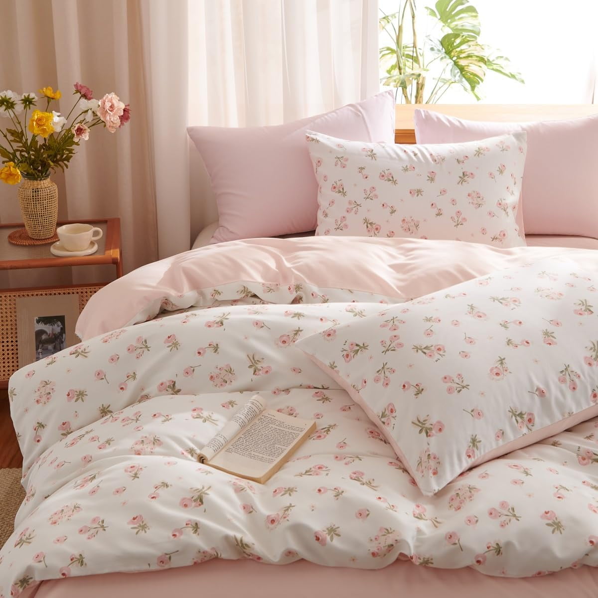 Fluffy Down Alternative Pink loyalty Floral Comforter Queen Sets, 3 Pieces Chic Botanical Pink White Floral Reversible Comforter for All Season - Hypoallergenic Ultra-Fluffy Quilt for Winter Detail