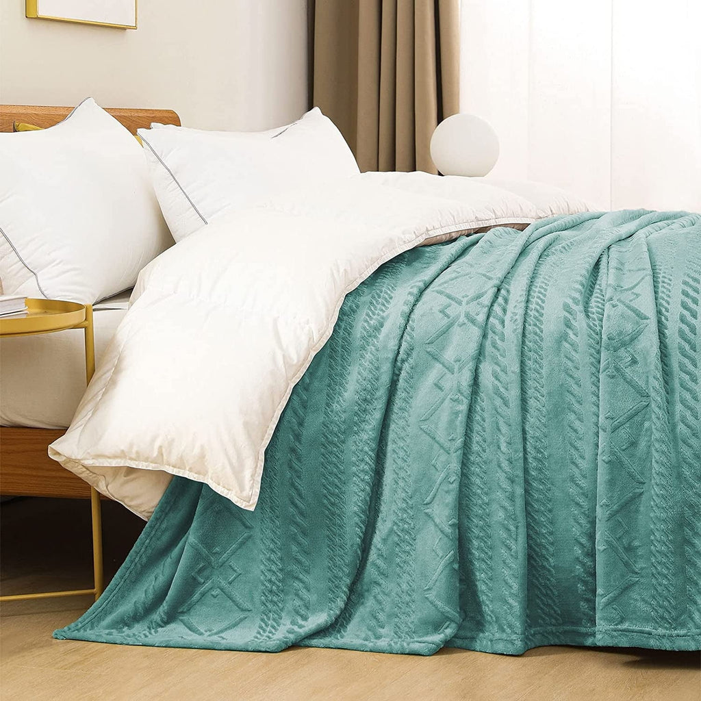 Decorative Knitted Queen Size Soft Bed Blanket, Warm Fuzzy Luxury Bed Blankets, Decorative Geometry Pattern Plush Throw Blanket for Bed,... - Lightweight Plush Warm Blanket for All Seasons Detail