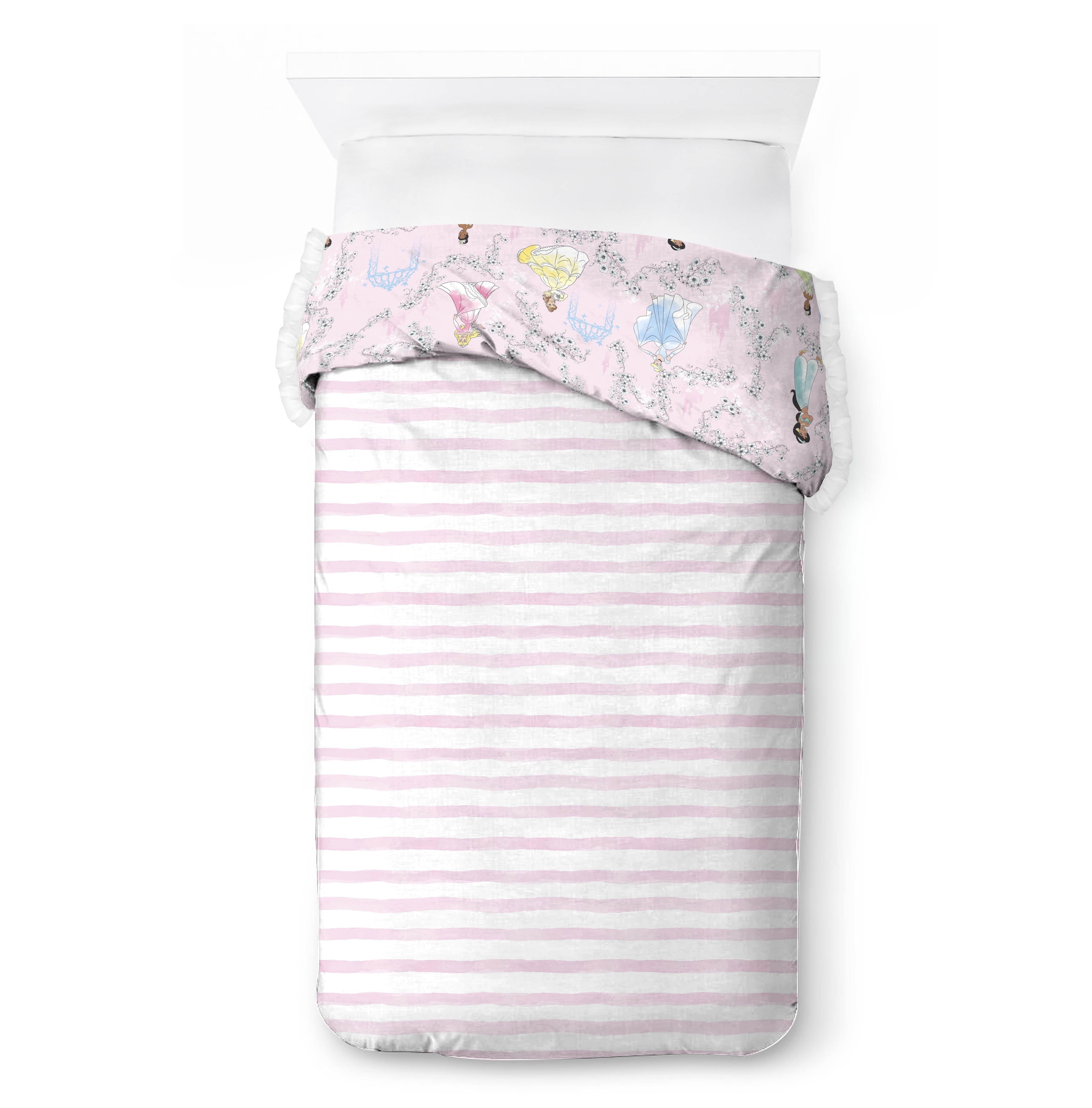 All-Season Princess Floral Gardens 2-Piece Twin/Full Reversible Comforter Set, Polyester Microfiber, Pink & White - All-Season Down Alternative Comforter Insert Detail