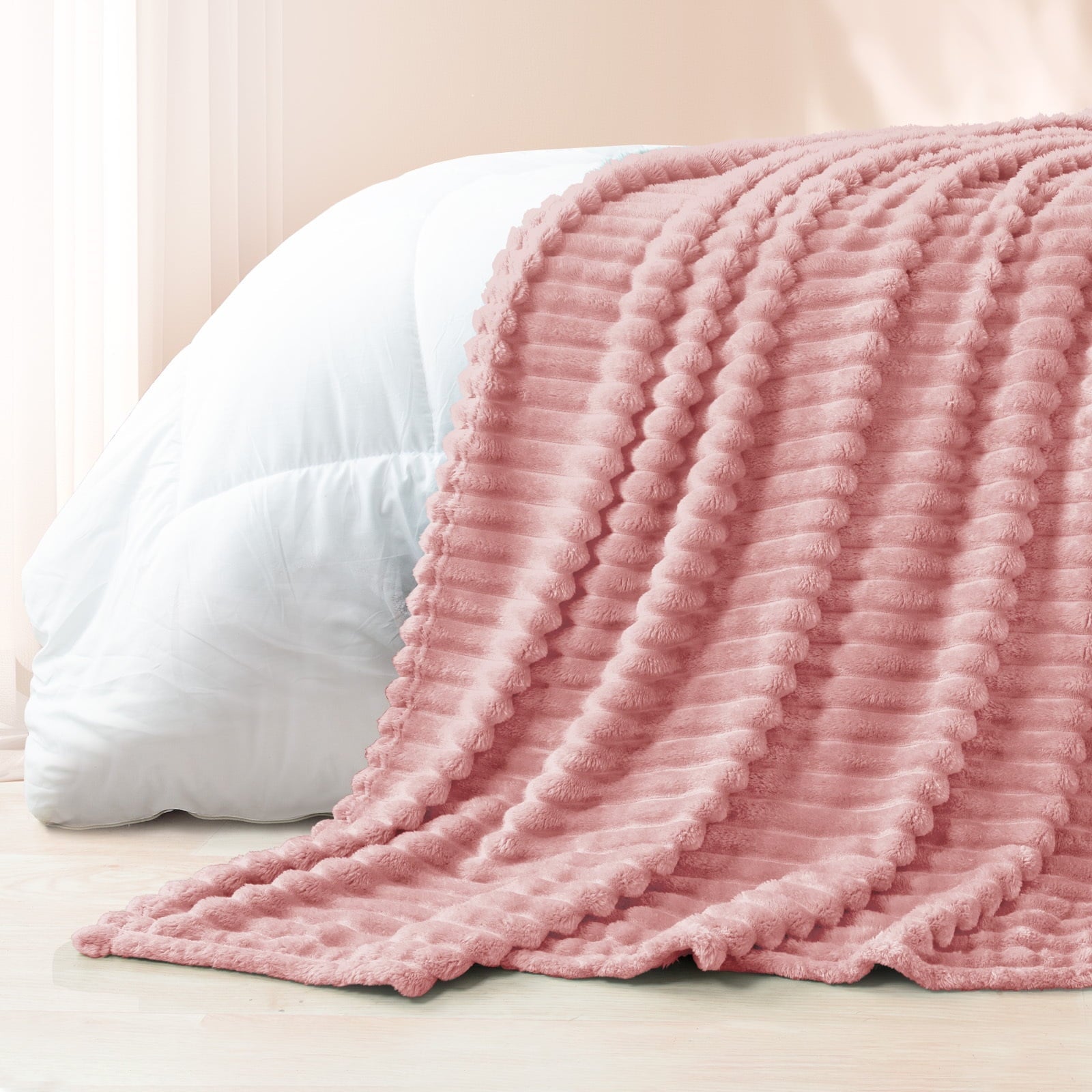 Reversible Sherpa Fleece Throw Blanket for Couch, Super Soft 3D Striped Jacquard Blanket, Lightweight Fuzzy Cozy Blankets, Pink, 50"x60" - Super Soft Reversible Sherpa Flannel Blanket Detail