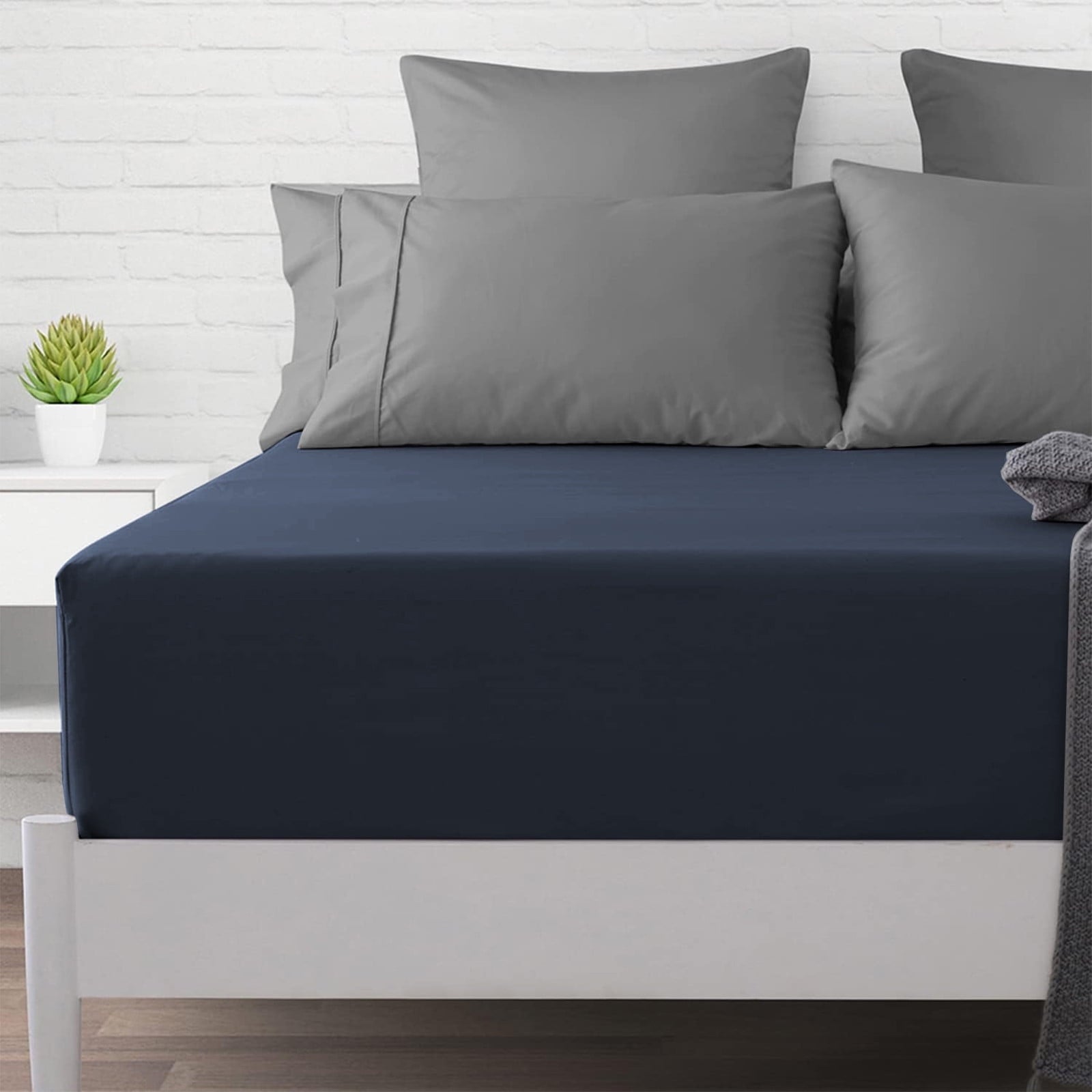 Premium Egyptian Cotton Bed Sheet, Queen Size - Deep Pocket Soft Wrinkle and Fade Resistant - Cooling Hotel Quality Bedding Sheets and Pillowcases Detail