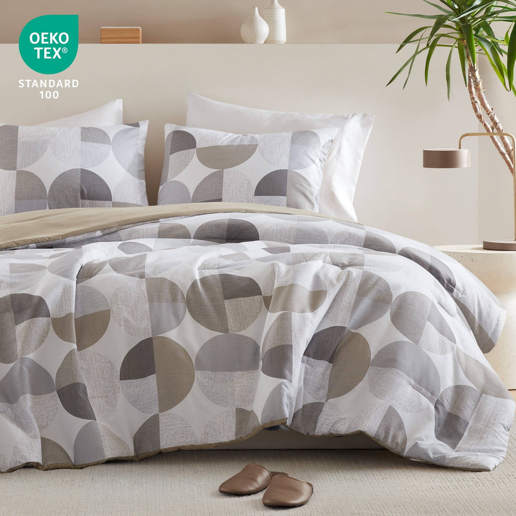 Hypoallergenic Cloud Full/Queen Size Comforter Set, Tan/Gray Bedding Set for All Seasons, 3-Piece Round Geometric Print Bedding Comforter Set - All-Season Down Alternative Comforter Insert Detail