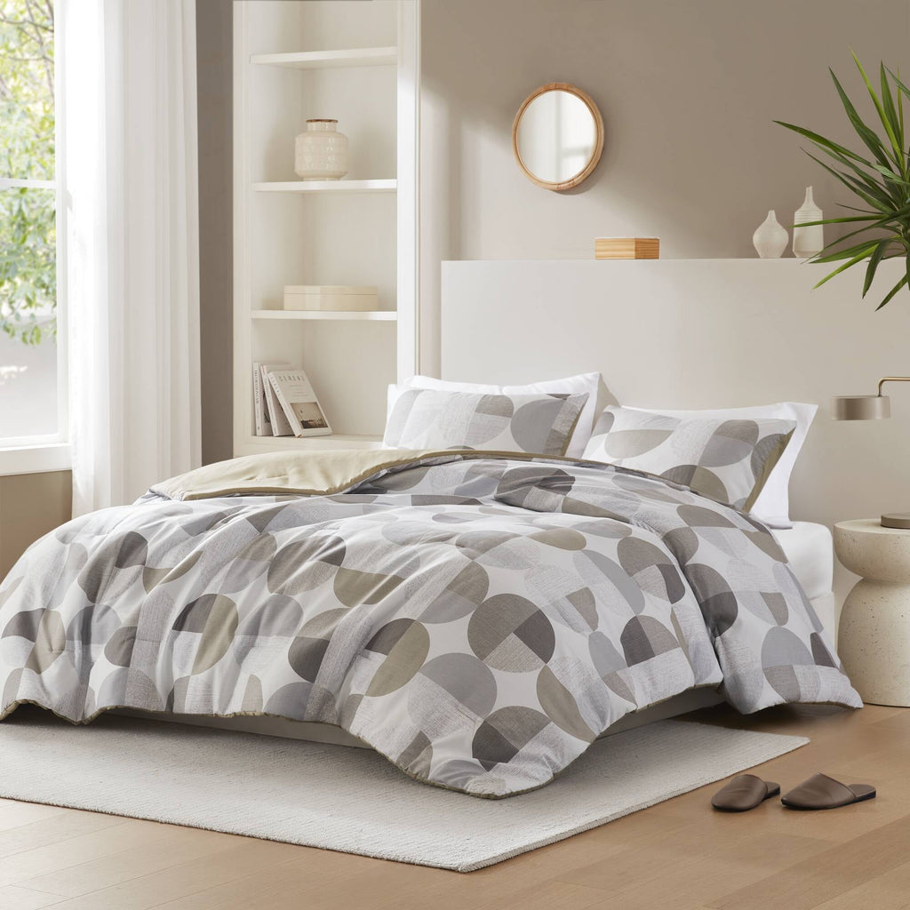 Hypoallergenic Cloud Full/Queen Size Comforter Set, Tan/Gray Bedding Set for All Seasons, 3-Piece Round Geometric Print Bedding Comforter Set - All-Season Down Alternative Comforter Insert Detail